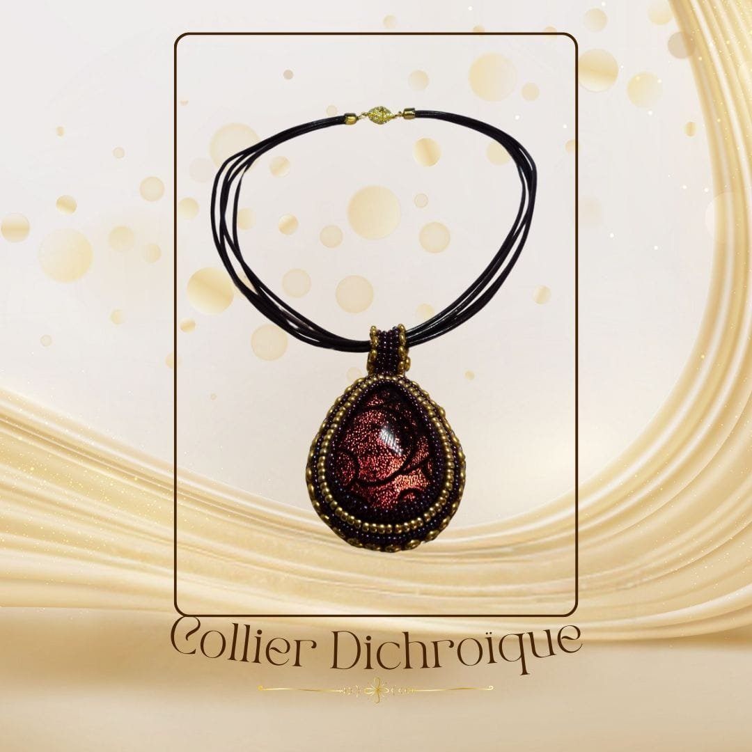 BIJ13COl002 - Collier Dichroïque aux Reflets Magiques (2)