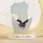 BIJ17COL001 - Collier lotus Offre-toi un bijou unique avec ce magnifique Collier Lotus en agate. C’est la combinaison parfaite entre élégance, originalité et qualité des matériaux.