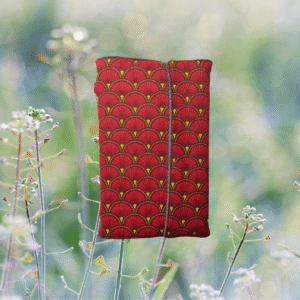 Le Protège-Livre Ajustable - Version Poche allie élégance et praticité pour protéger tes livres favoris, à la maison ou en déplacement.